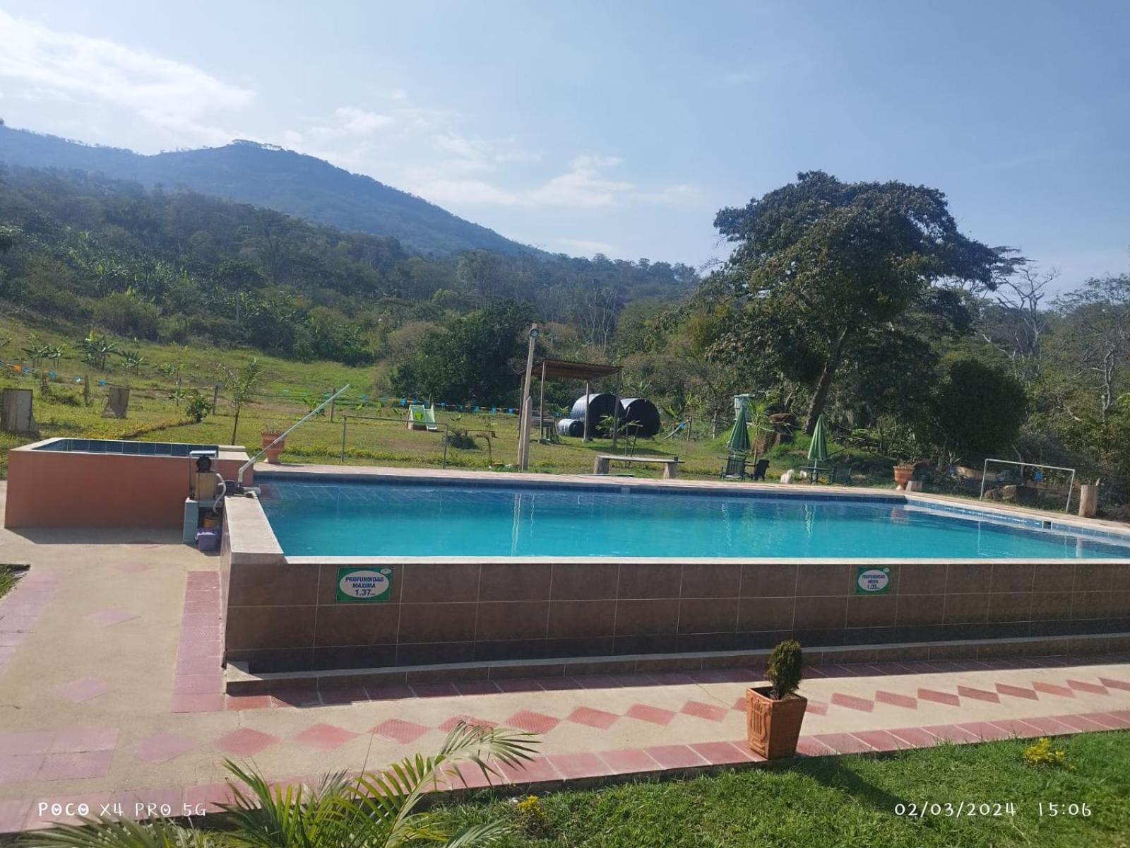Hotel Campestre La Fuente - Piscina 莫尼基拉 外观 照片